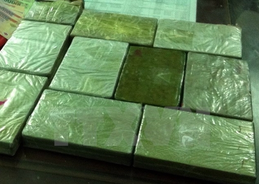 Dùng siêu xe vận chuyển 14 bánh heroin