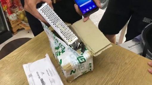 Chuyển phát qua GHN, iPhone x biến thành cục đèn led