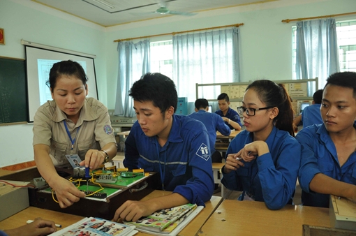 Tuyển sinh các trường nghề: “Kẻ ăn không hết, người lần chẳng ra”