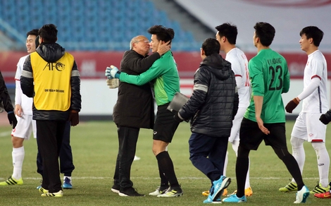 HLV Park Hang-seo tìm lại giá trị ở "miền đất lạ"