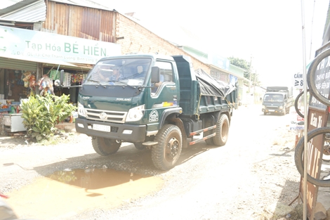 Mất ngủ vì xe né trạm thu phí trên quốc lộ 13