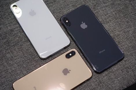 Chưa mở bán chính thức, iPhone Xs Max đã về tới Việt Nam