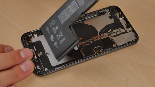 Mổ xẻ soi "nội thất" của siêu phẩm iPhone Xs