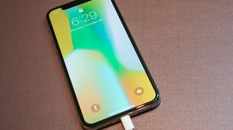 Người dùng iPhone phản ánh thiết bị của mình không thể cắm sạc