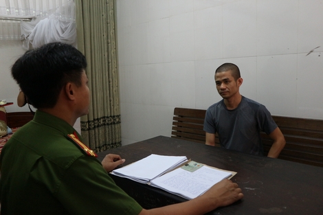 14 giờ đấu trí với 2 kẻ "ôm" lựu đạn cố thủ