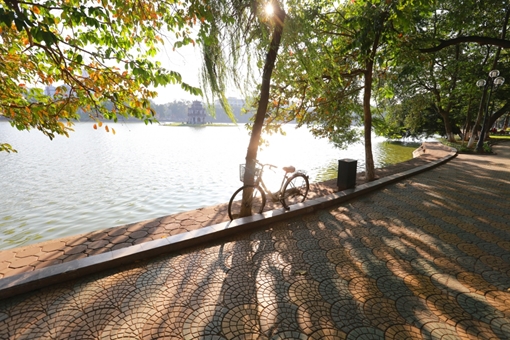 Hà Nội trời nắng nóng cả ngày