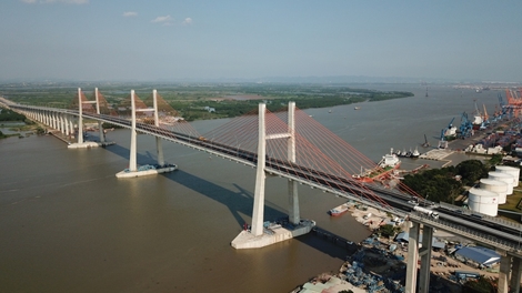 Cây cầu nối liền Hải Phòng - Quảng Ninh nhìn từ Flycam