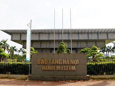 Từ chuyện xây một nhà hát