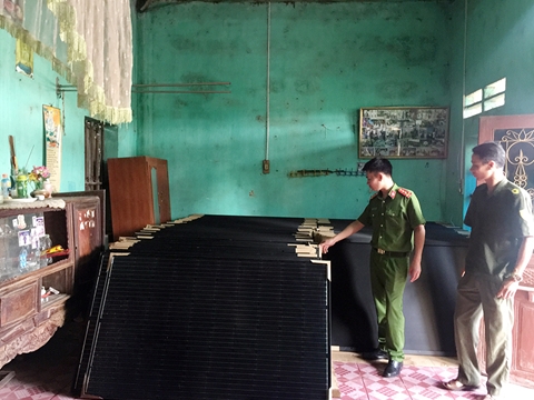 Nhóm công nhân với phi vụ trộm cắp gần 300 tấm pin năng lượng mặt trời