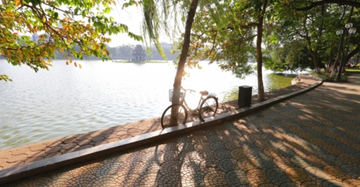 Hà Nội sáng sớm có mưa, trưa chiều hửng nắng