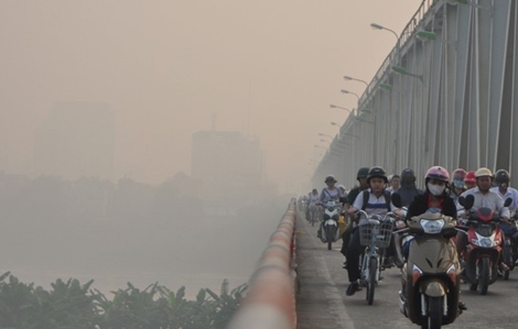 Hà Nội sáng sớm có sương mù, trưa chiều hửng nắng