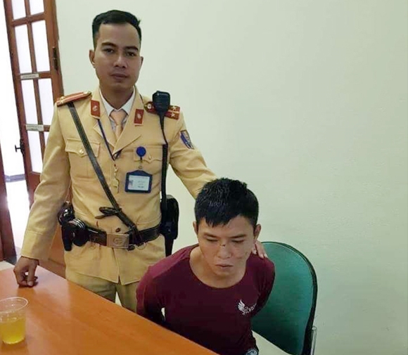 CSGT Hà Nội bắt tên cướp nhiễm HIV