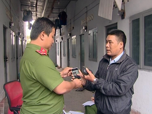 Người gắn bó với tổ bảo vệ dân phố