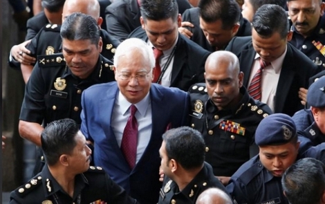 Cựu Thủ tướng Malaysia Najib Razak hầu Tòa