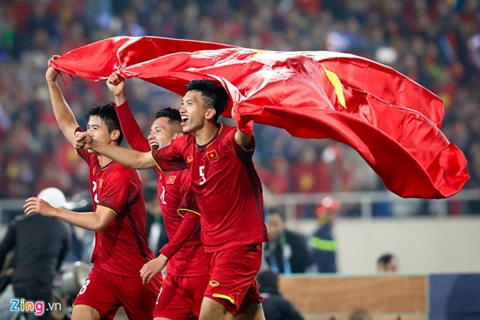 Bóng đá Việt Nam bỏ xa Thái Lan trên bảng xếp hạng FIFA