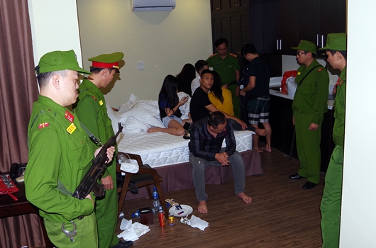 Phòng ngừa tình trạng giới trẻ thuê nhà nghỉ, quán karaoke để tụ tập “chơi” ma túy