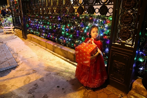 Những "thiên thần nhỏ" hòa mình trong không khí Giáng sinh 