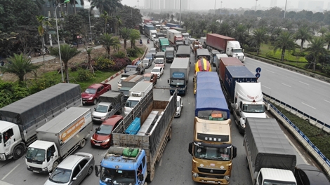 Đường phố Hà Nội 'nghẹt thở' những ngày giáp Tết