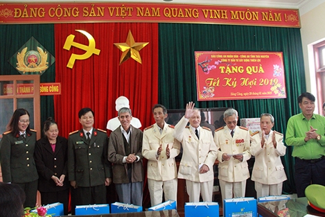 Góp xuân nơi Thủ đô gió ngàn