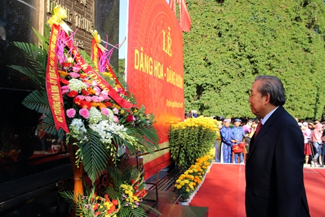 Lãnh đạo Đảng, Nhà nước dâng hương, hoa tại Bảo tàng Quang Trung