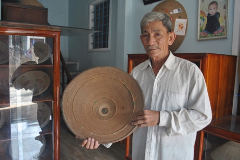 “Linh hồn” của làng nghề nón ngựa Phú Gia