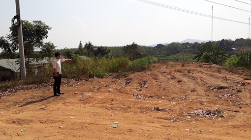 Thanh tra việc bán đất công trái phép