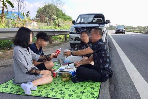 "Điếc không sợ súng" hay thói quen coi thường pháp luật ?