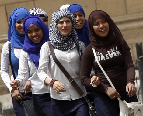 Tranh cãi việc xe bus chỉ dành riêng cho phụ nữ