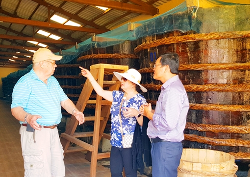 Người làm nước mắm truyền thống Phú Quốc lại bị “sốc”