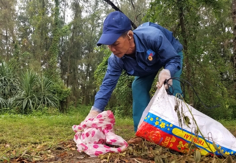 Cựu binh nhặt rác không lương