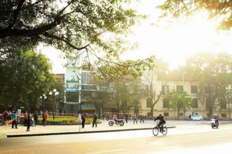 Đi qua những ngày mưa, Hà Nội trời hửng nắng