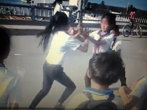 Cảnh báo vấn nạn bạo lực tuổi học trò