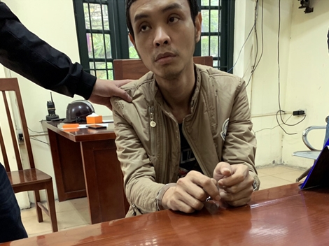 141 lật tẩy vẻ ngây thơ của nam thanh niên giấu ma túy trong túi hoa quả