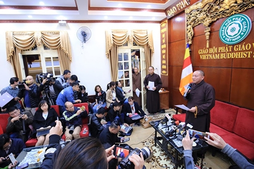 Tạm đình chỉ tất cả các chức vụ đối với trụ trì chùa Ba Vàng