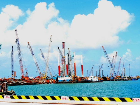 Lo ngại ô nhiễm nếu nhấn chìm 15 triệu m3 vật chất nạo vét xuống biển