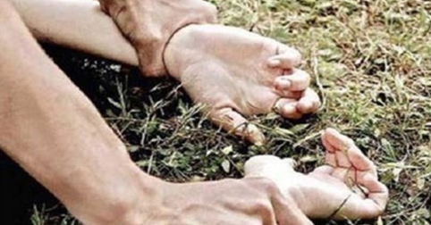 Đi xe máy trên đường vắng, cô gái bị cưỡng bức