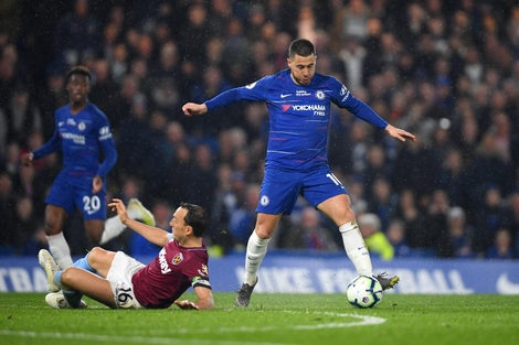 Càng xuất sắc, Hazard càng khiến Chelsea đau lòng