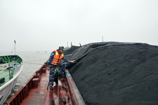 Buôn lậu trên biển vẫn diễn biến phức tạp