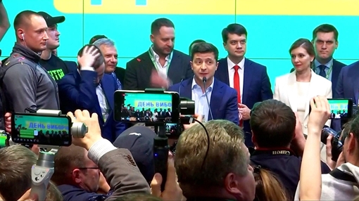 Tân Tổng thống Volodymyr Zelensky: Nghệ sĩ hài có giúp dân tộc lạc quan?