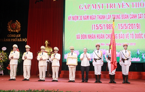 Cảnh sát cơ động CATP Hà Nội đón nhận Huân chương Bảo vệ Tổ quốc hạng Ba