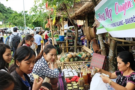 Du lịch cộng đồng giữa núi rừng Trường Sơn