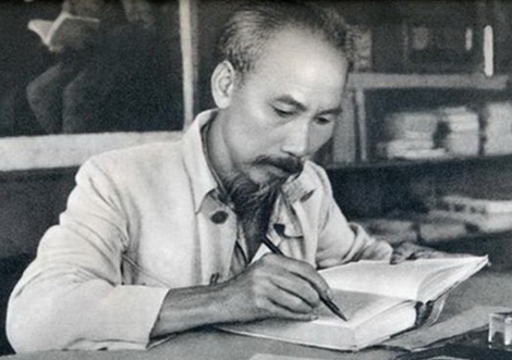 Học tập tư tưởng, phong cách lãnh đạo vì nước, vì dân của Chủ tịch Hồ Chí Minh