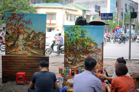 Hàng loạt bốt điện ở Hà Nội được trang điểm áo mới