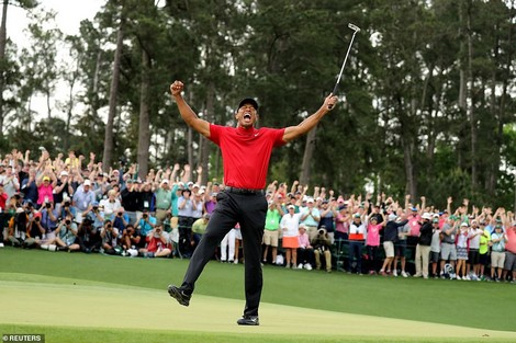 Màn tái xuất rực rỡ của Tiger Woods
