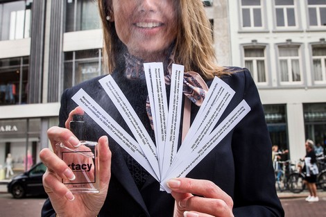 Cảnh sát Hà Lan sản xuất nước hoa phát hiện thuốc lắc