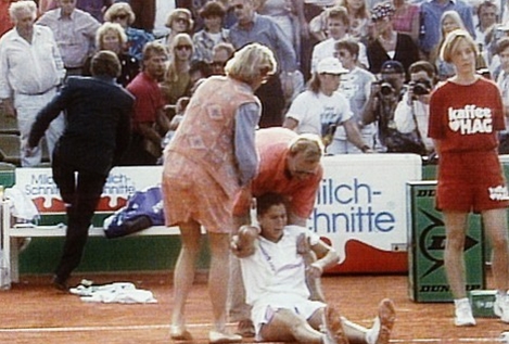 Nhát dao giữa sân quần vợt và bị kịch của Monica Seles