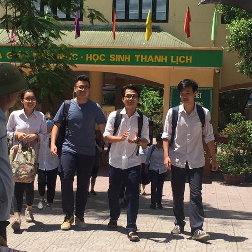 Đề thi môn Hóa học "khó nhằn" hơn Vật lý, Sinh học