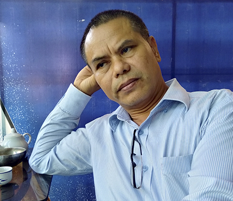 Người nặng lòng với quá khứ