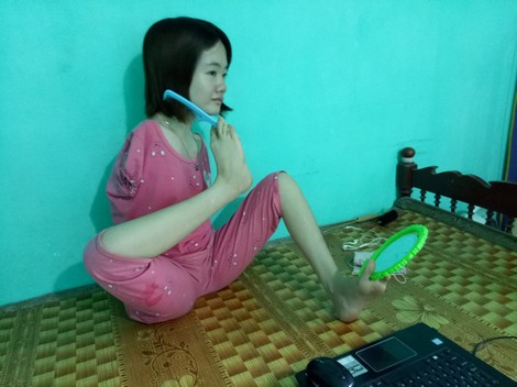 Nghị lực phi thường của cô gái “chim cánh cụt”