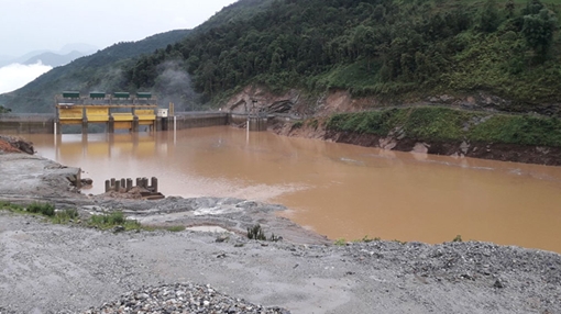 Thủy điện lại xả lũ tại Bản Hồ, người dân khẩn trương sơ tán